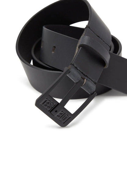4 cm leather belt with clean-cut edges