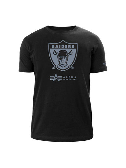 This black Las Vegas Raiders x Alpha x New Era Tee (Historic Logo) features the iconic Raiders logo and Alpha Industries branding on the front, channeling the timeless style of a classic MA-1 Bomber Jacket.